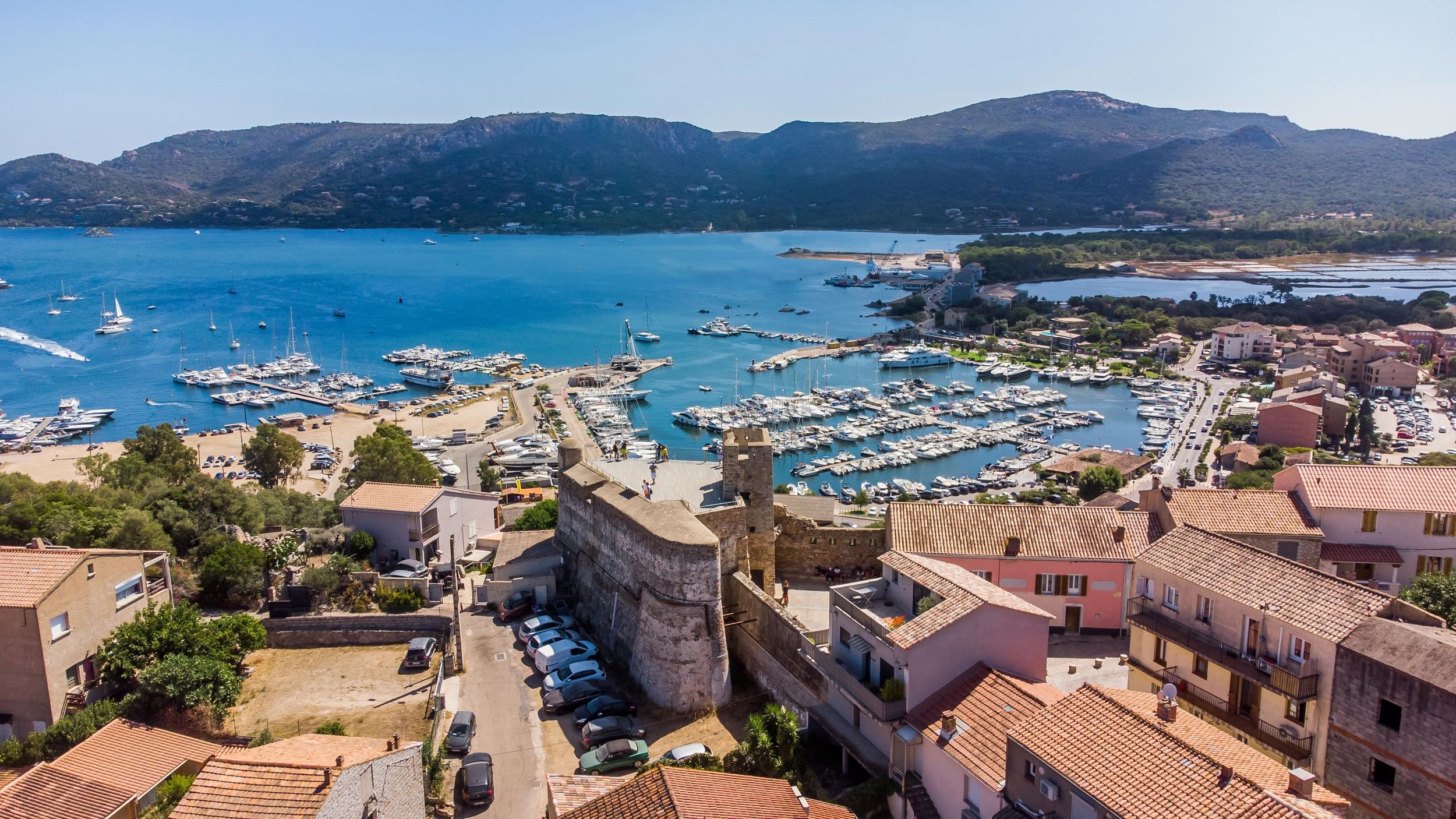 Vue aérienne du port de Porto-Vecchio et de son golfe en Corse du Sud